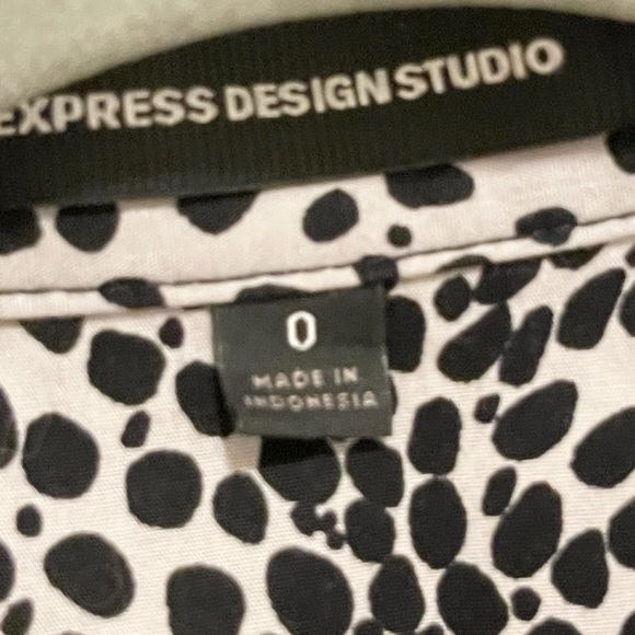 Gorgeous Express Design leopard print wrap dress! - Picture 7 of 9